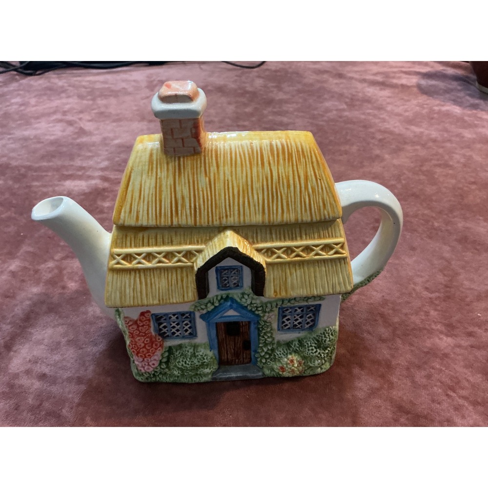 Vintage Ceramic English Country Cottage Thatched Roof Teapot Hand Painted 7.5in